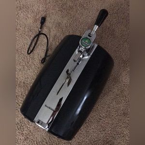 KRUPS B100 BeerTender with Heineken Draught Keg Technology - Black